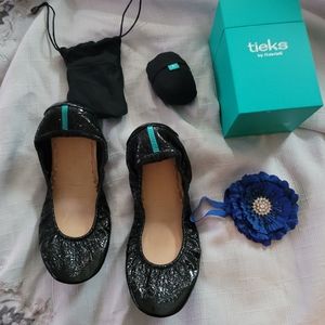 Obsidian Black Tieks